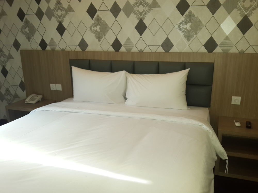 Hotel 88 Itc Fatmawati Jakarta By Wh Buitenkant foto
