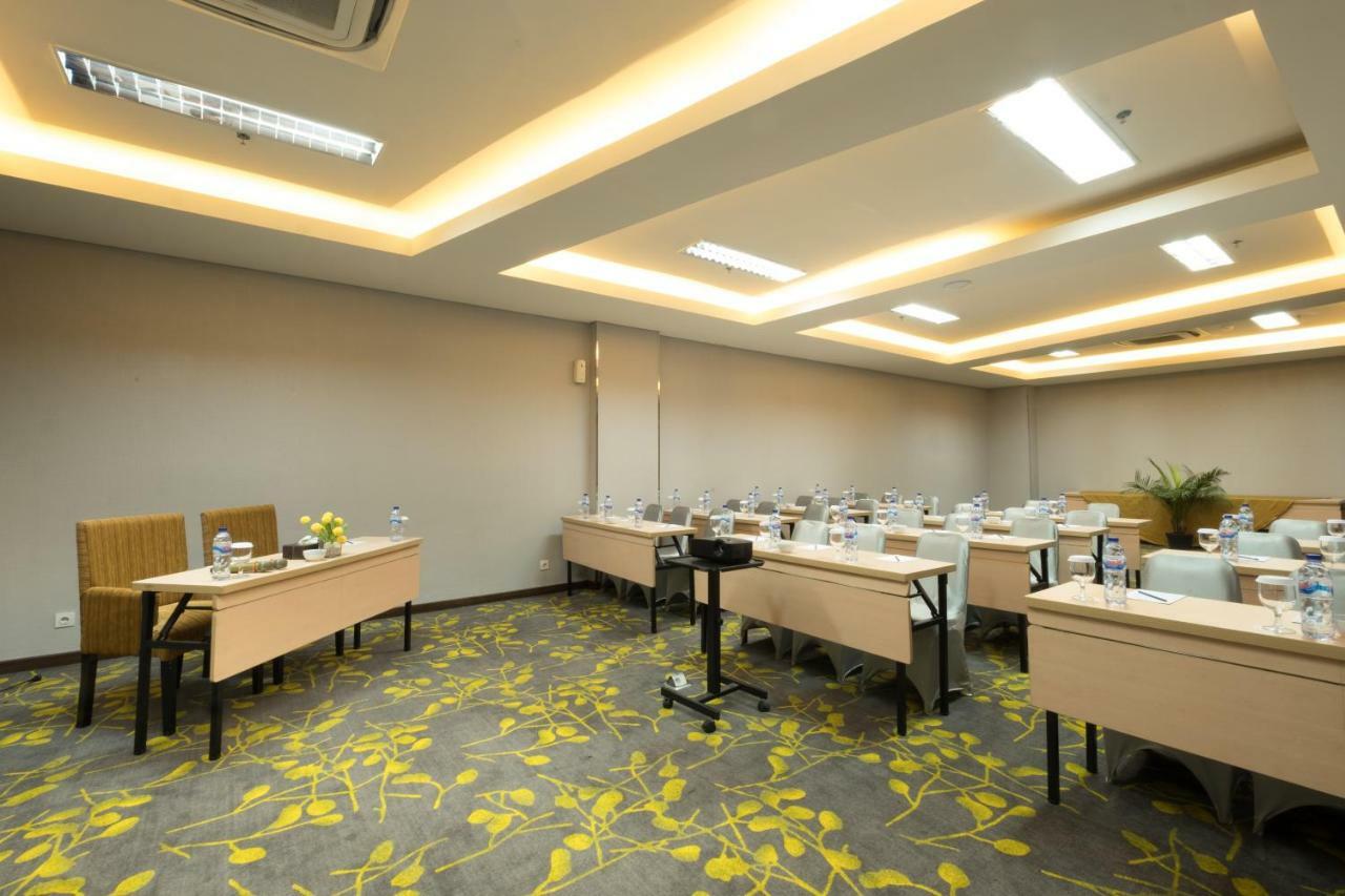 Hotel 88 Itc Fatmawati Jakarta By Wh Buitenkant foto