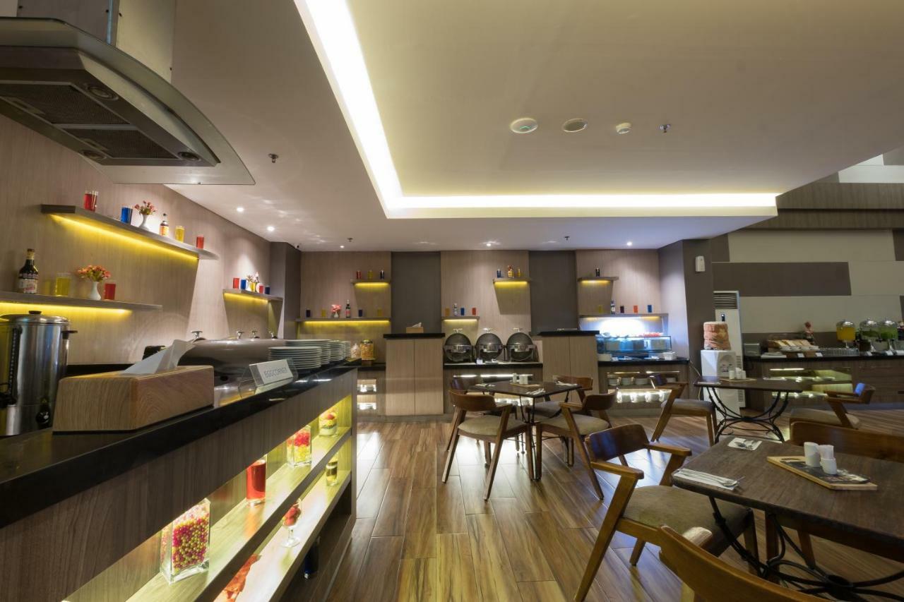 Hotel 88 Itc Fatmawati Jakarta By Wh Buitenkant foto